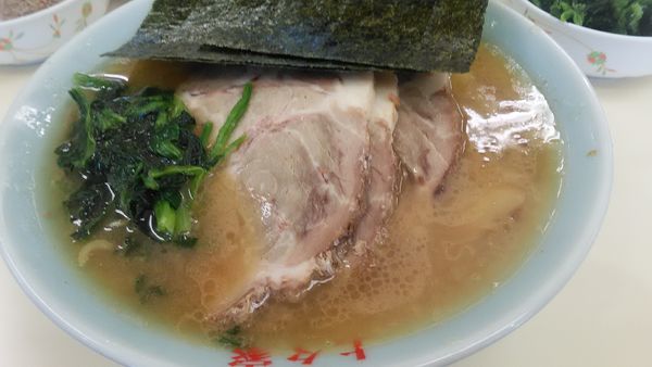 「チャーシュー麺　+　ほうれん草」@横浜家系ラーメン 上々家 環八矢口店の写真