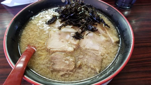 「燕黒らあめん　脂普通」@煮干しらあめん 燕黒の写真