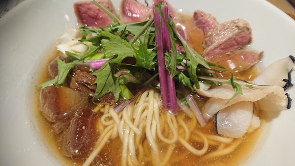 「くじらラーメン・五ノ神製作所（肉まし、すじ煮入り）」@むぎくらべの写真