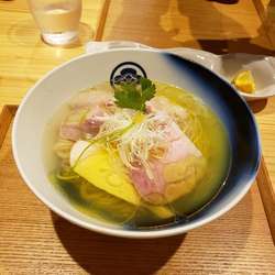 醤油ラーメン　塩ラーメン
