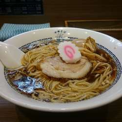 味玉中華そば（黒・細麺）