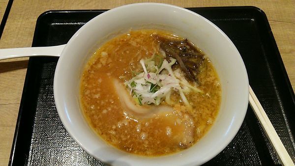 「味噌　ハーフラーメン」@富川製麺所 新千歳空港店の写真