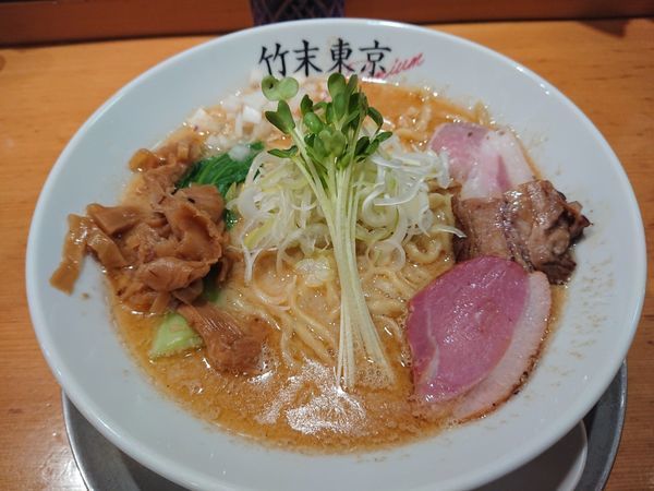 「ヤシオマスの塩そば 880円」@竹末東京プレミアムの写真