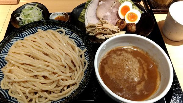 「特製つけ麺(中盛り)」@つけ麺 道の写真