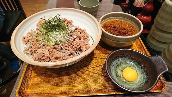 「旨辛牛肉そば」@おらが蕎麦 京都アバンティ店の写真