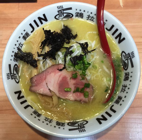 「鶏白湯塩拉麺」@鶏拉麺JINの写真