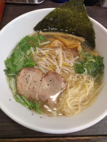 「香味徳ラーメン  700円 ライス(サービス)」@牛骨ラーメン 香味徳の写真