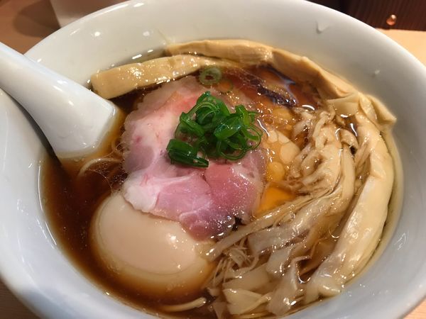 「特製醤油らぁ麺」@らぁ麺 はやし田 新宿本店の写真