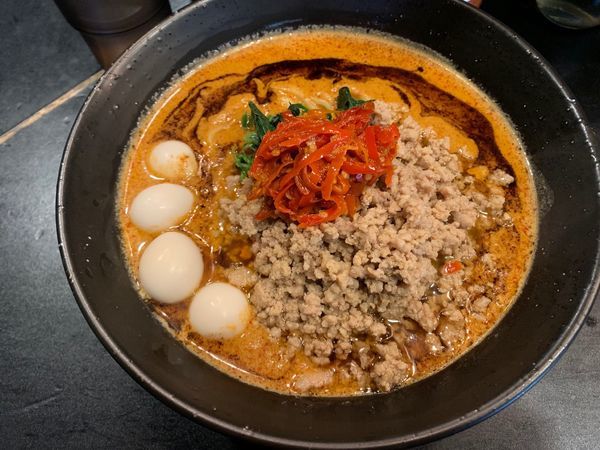 「黒の修羅場3号」@地獄の担担麺 護摩龍 百人町総本山の写真