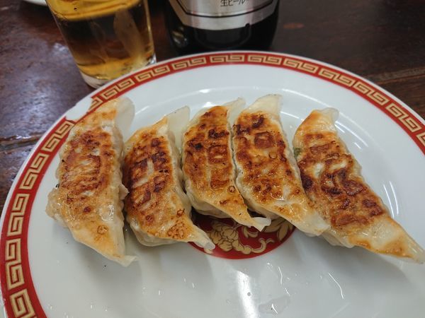「餃子270円(お一人様2皿から)＋ビール600円」@亀戸餃子 本店の写真