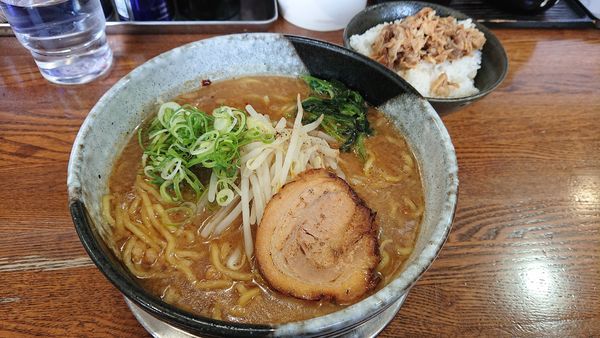 「黒豚麺・豚めし中」@らーめん次男坊の写真