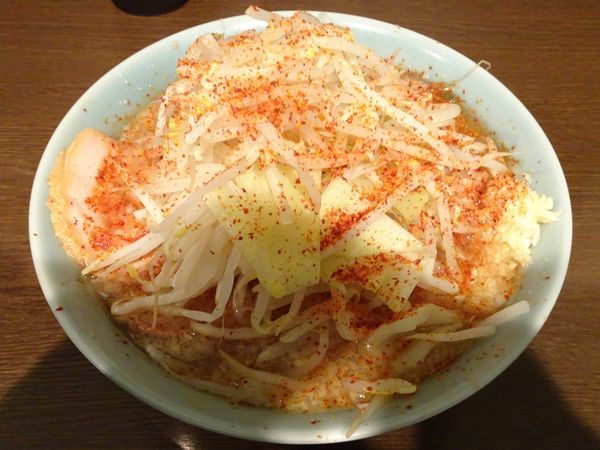 「小ブタ（830円）ヤサイニンニクトウガラシ」@ラーメン二郎 JR西口蒲田店の写真