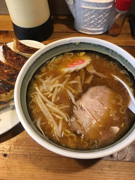 「みそラーメン 焼餃子」@正太楼の写真