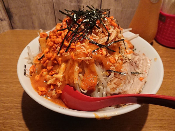 「まぜそばフュージョン」@火の豚 立川ラーメンスクエア店の写真