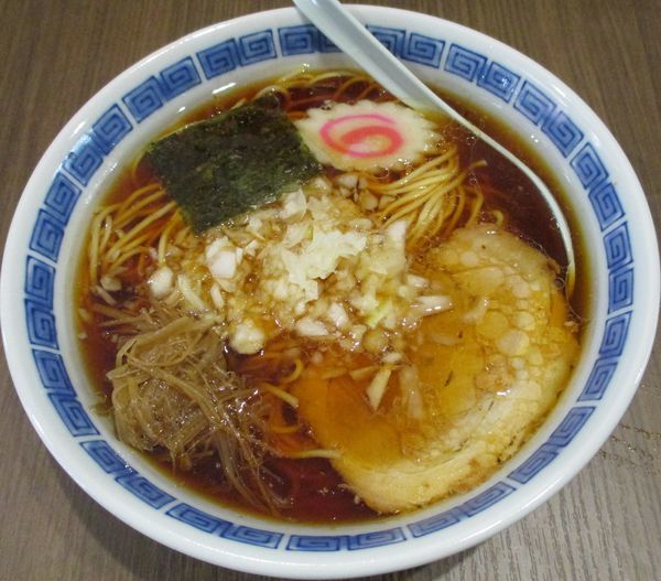 「中華そば　650円※開店サービス　通常750円」@中華そば専門店 味幸 新宿御苑店の写真