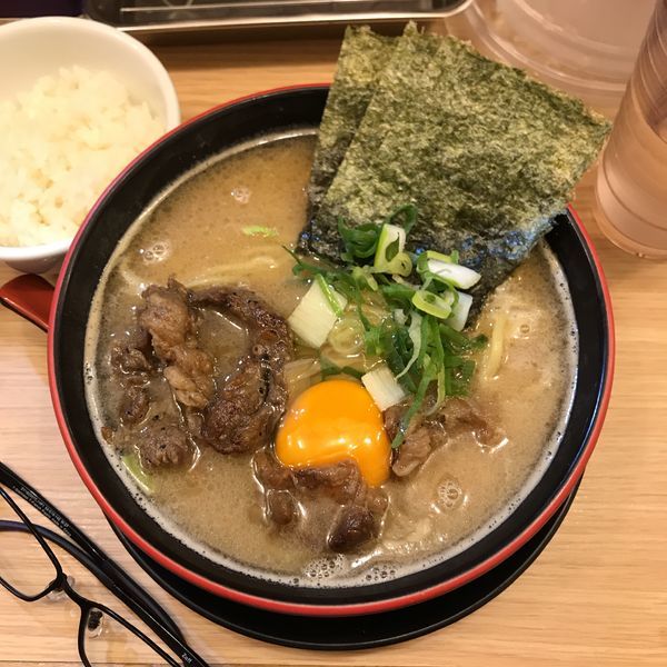 「こってり中華そば 生卵のせ」@スタミナ中華ソバ とみ坂の写真