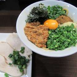 台湾まぜそば（８５０円）＋鶏チャー２５０円＋ライス１５０円