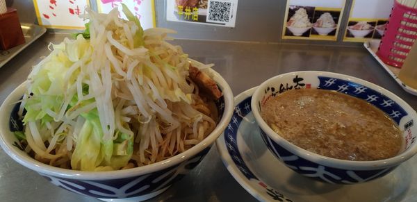 「つけ麺野菜マシニンニク」@らーめん大 平井店の写真