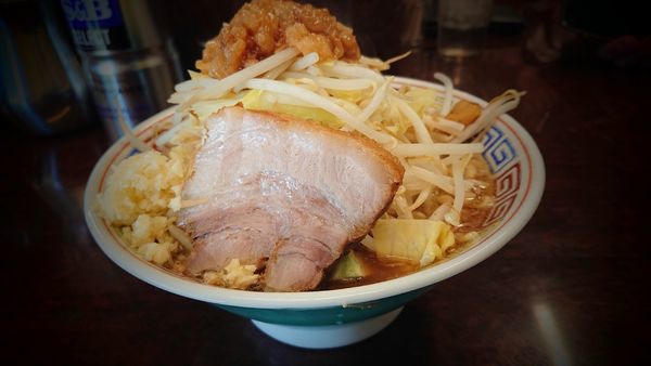 「ミニらーめん 麺ｶﾀﾒ 野菜ニンニクアブラ少しマシ」@ラーメン二郎 めじろ台店の写真