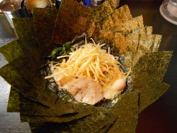 「のりスペシャル(塩)＋白髪ねぎ」@横浜家系ラーメン 魂心家 藤枝駅前の写真