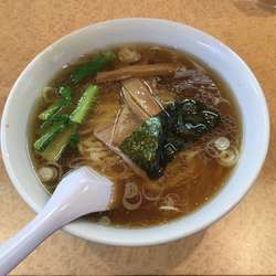 らーめん・麺少なめ(¥550)