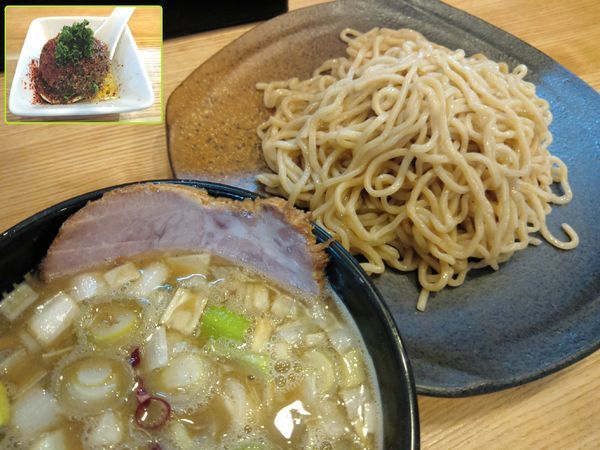 「つけそば（300g）￥820・カレー玉 ￥170」@中華そば専門 とんちぼの写真