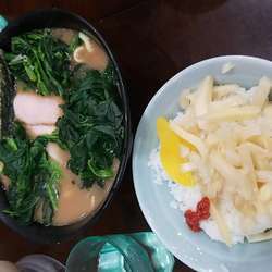 ラーメン　青菜増し増し