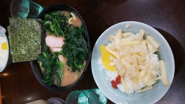 「ラーメン　青菜増し増し」@杉田家 千葉祐光店の写真