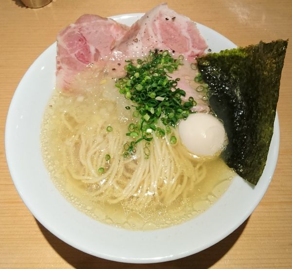 「旨味だし淡麗塩＋煮玉子」@麺屋 まほろ芭の写真