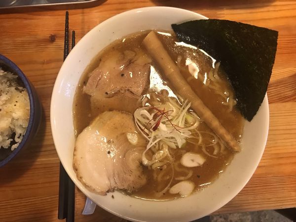 「やまふじらーめん(縮れ麺)」@らーめん やまふじ 新大阪本店の写真