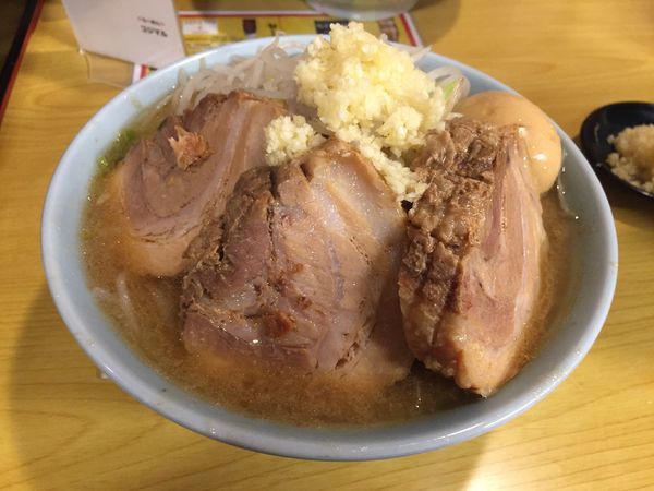 「ら～めん塩(ヤサイマシニンニク)＋豚増し＋豚増し」@らーめんコジマルの写真