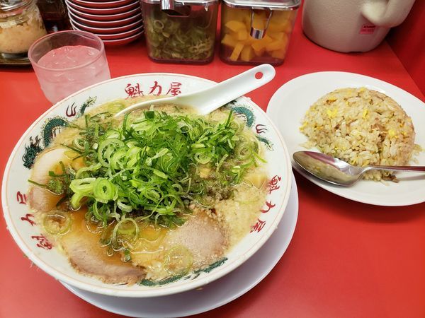 「ラーメン　焼きめしセット」@ラーメン魁力屋 五反田店の写真