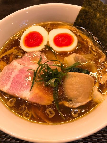 「醤油ワンタン麺 ¥1050＋味玉(西京漬け) ¥150」@MENSHOの写真