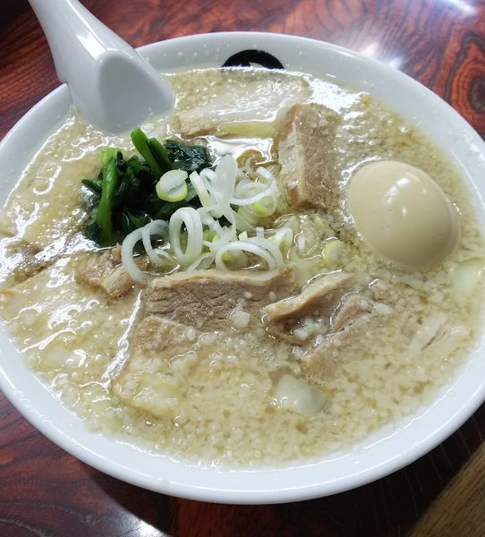 「白の半熟煮玉子肉そば」@伊藤商店の写真