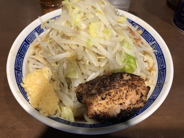 「えびラーメン炙り豚ヤサイマシニンニク」@ラーメン ゼンゼンの写真