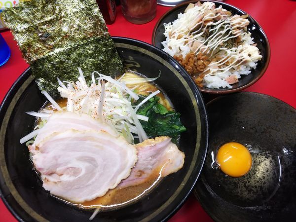 「【限定】つけたま＋焼豚バラチャーシュー　680＋150円」@家系ラーメン 王道家の写真