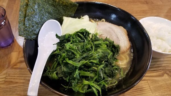 「豚骨醤油　中盛　油多め」@らあめん 万咲 松本店の写真