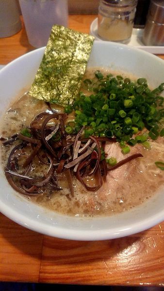 「濃厚豚骨ラーメン」@麺屋 くおんの写真