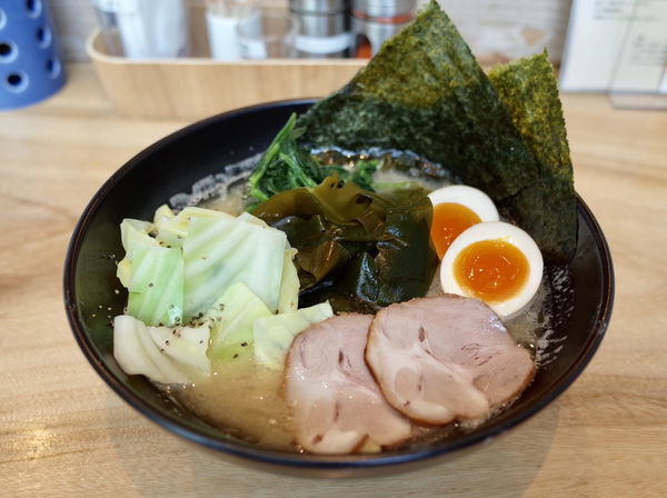 「三陸わかめとソラノイエ…880円」@ソラノイロ  NAGOYAの写真