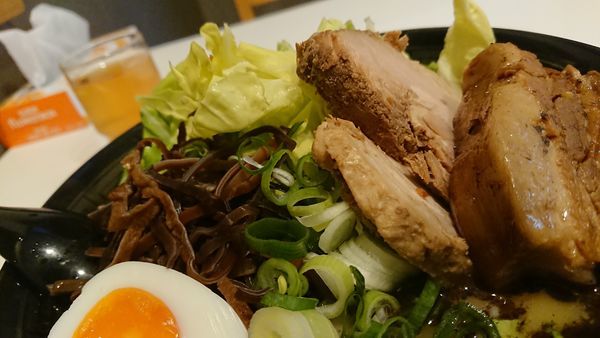 「熊本全部入りらーめん」@熊本ラーメン 麺王の写真