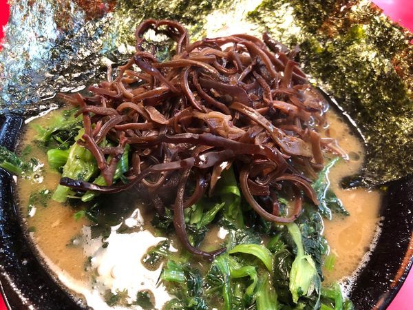 「ラーメン 中盛り」@家系ラーメン 王道家の写真