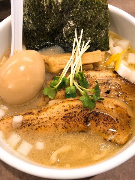 「濃厚ホタテそば ¥900＋味玉 ¥100」@NOODLE VOICEの写真