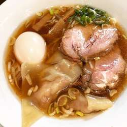 チャーシューワンタンメン味玉入り