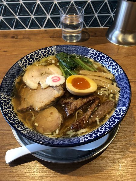 「特製清湯醤油らーめん(大盛)」@ハマカゼ拉麺店の写真