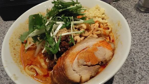 「担々麺　+　豚1枚」@ラーメン宮郎の写真