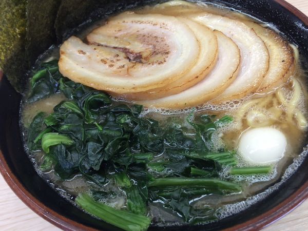 「焼豚豚骨麺￥880、ほうれん草￥100」@すずき家 下永谷2号店の写真