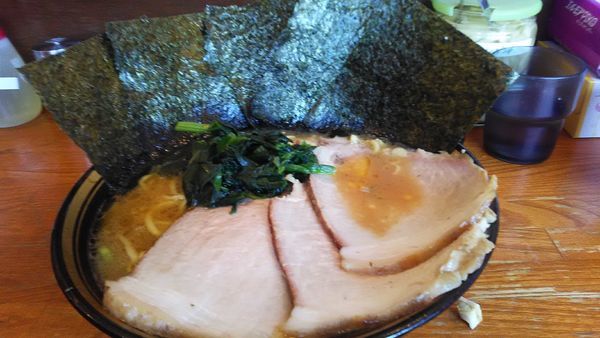 「中盛ラーメン　+　ほうれん草」@末廣家の写真