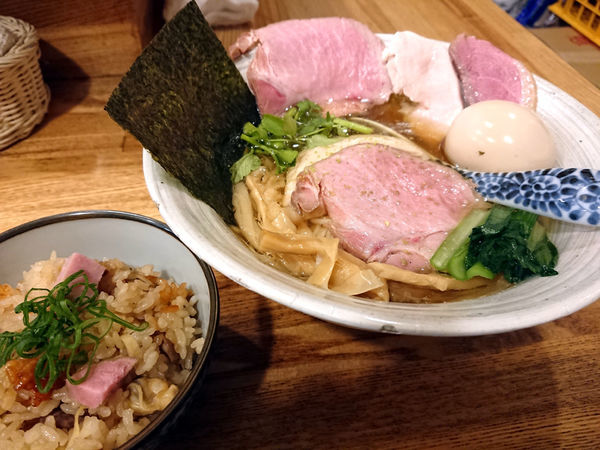 「味玉肉増し 山椒 白醤油そば」@中華そば きなりの写真