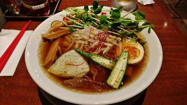 「ベジタブルラーメン+大盛り+生ビール増量ジョッキ」@Seattle Ramen Standの写真