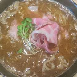 煮干しラーメン(青)＋ローストビーフ丼(ガリバタソース)小